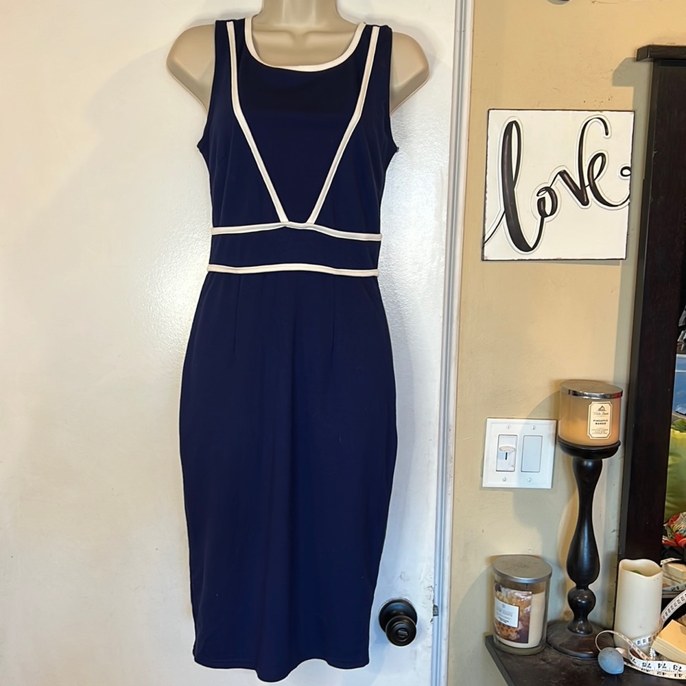 NEW MUSHARE Women’s Sleeveless Navy Blue Dress With Cream Piping